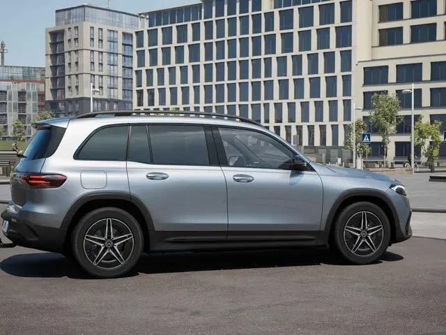 Mercedes-Benz EQB 250+ AMG Line 71 kWh 2025 Elektrisch 18