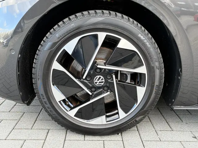 Volkswagen ID.3 Pro Edition 58 kWh 2023 Elektrisch 35