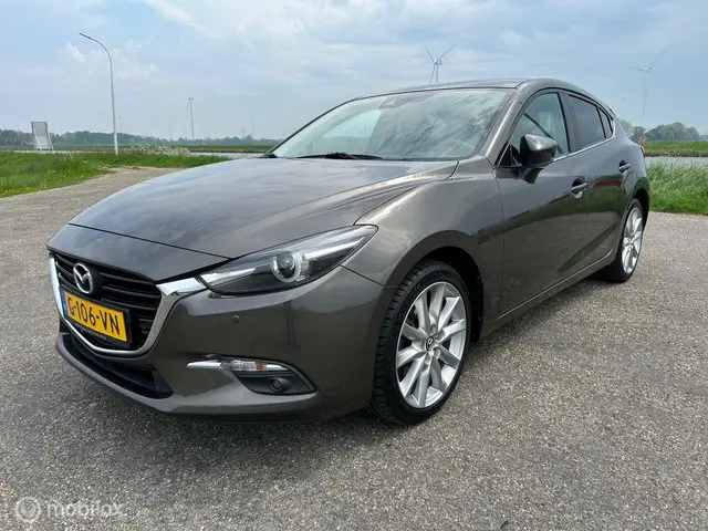 Mazda 3 2.0 SkyActiv-G 120 GT-M 2017 Benzine 18