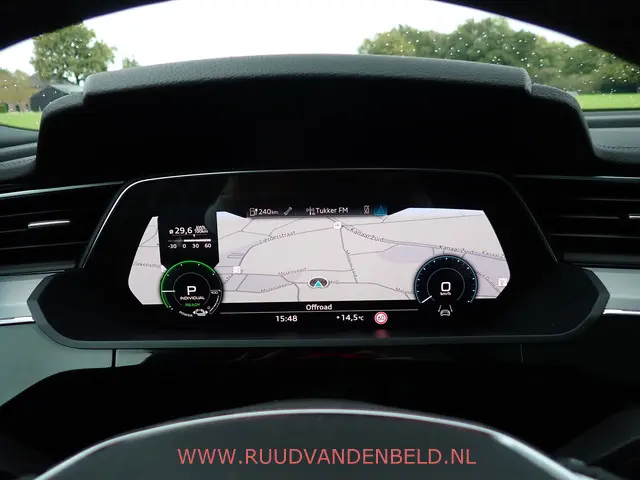 Audi Q8 e-tron 50 QUATTRO S-LINE 2023 Elektrisch 18