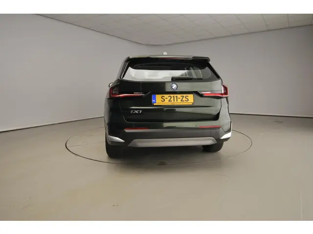 BMW iX1 xDrive30 2023 Elektrisch 3