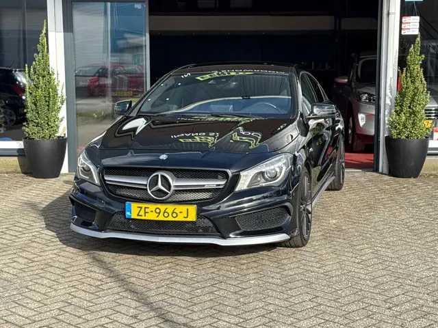 Mercedes-Benz CLA AMG 45 4MATIC 2015 Benzine 24
