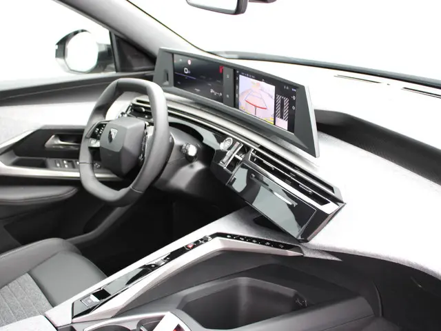 Peugeot 5008 1.2 Hybrid 145 Allure 2025 Hybride Benzine 11