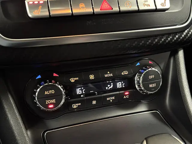 Mercedes-Benz A-Klasse AMG 45 4MATIC 2017 Benzine 19