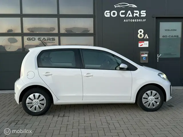 Volkswagen up! 1.0 BMT move up! 2018 Benzine 2