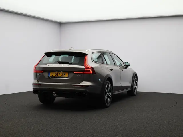 Volvo V60 Cross Country 2.0 B5 AWD Pro 2020 Benzine 27