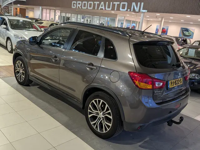 Mitsubishi ASX 1.6 Cleartec Intense 2015 Benzine 3