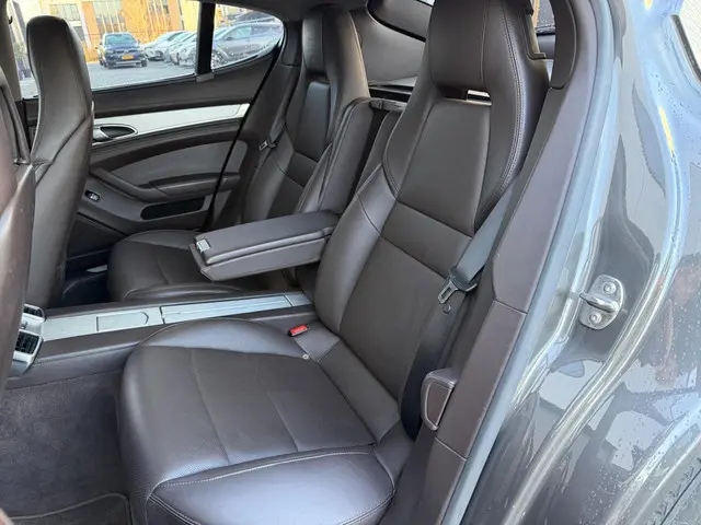 Porsche Panamera Sport Turismo 3.0 4 2013 Benzine 13