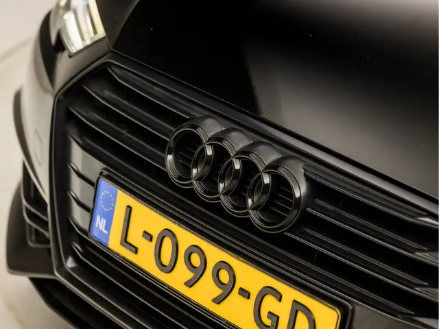 Audi A4 Avant 2.0 TDI S-Line Sport 2017 Diesel 35