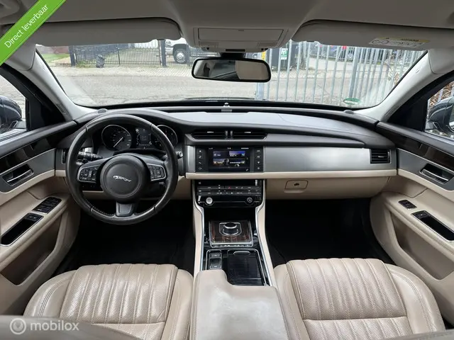 Jaguar XF 2.0d Portfolio 2016 Diesel 16