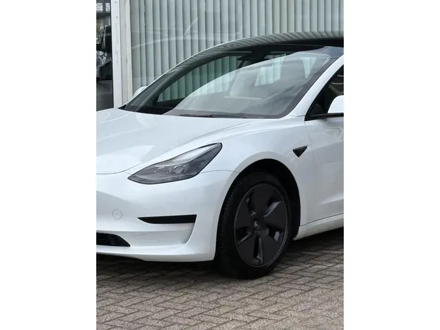 Tesla Model 3 3