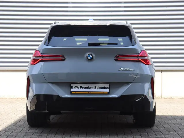 BMW X3 30e xDrive 2025 Hybride Benzine 4