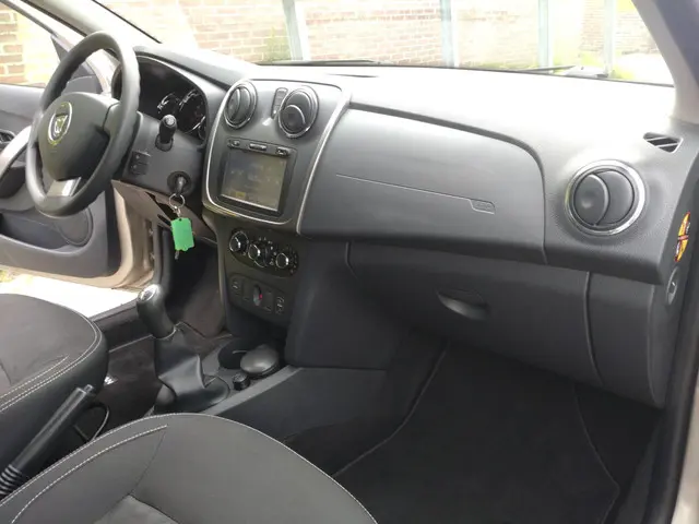 Dacia Logan MCV 0.9 TCe Lauréate 2015 Benzine 8