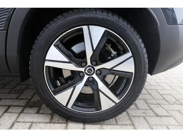 Volvo XC40 Recharge P8 AWD R-Design 2020 Elektrisch 21