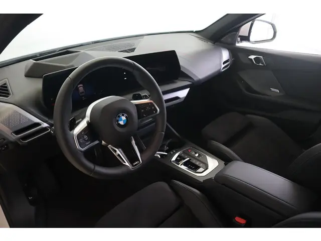 BMW 1 Serie 123 xDrive 5-deurs 2025 Benzine 7