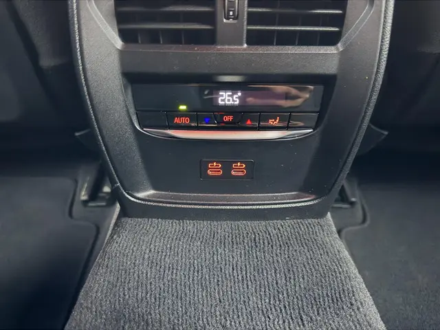 BMW 3 Serie Touring 330i xDrive M-Sport 2025 Benzine 20