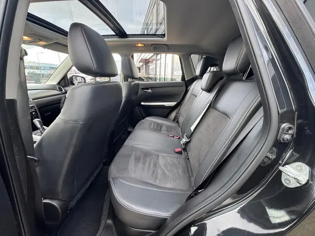 Suzuki Vitara 1.6 High Executive 2016 Benzine 11