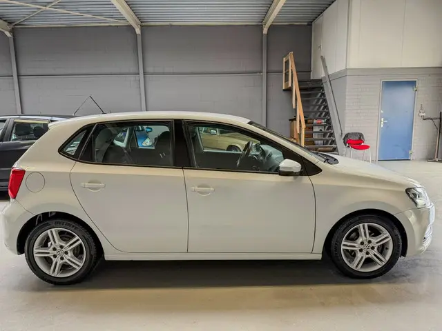 Volkswagen Polo 1.0 Comfortline 2014 Benzine 4