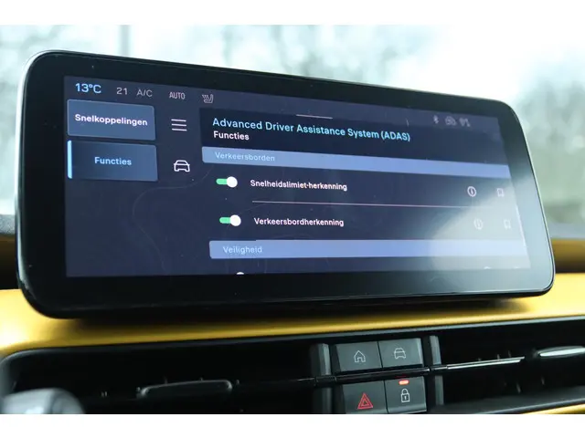 Jeep Avenger SUMMIT 54 KWH 2023 Elektrisch 37