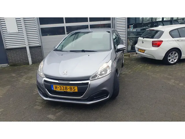 Peugeot 208 1.2 PureTech Like 2019 Benzine 3