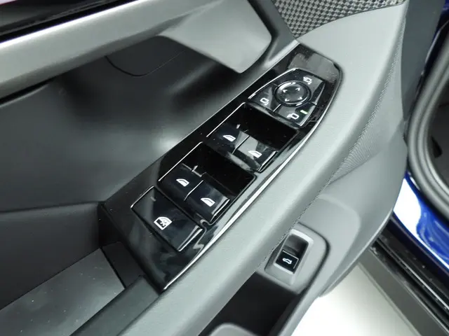 BMW 5 Serie Touring 550e xDrive 2025 Hybride Benzine 23