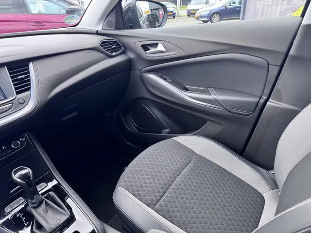 Opel Grandland X 1.2 Turbo 120 Edition 2021 Benzine 29