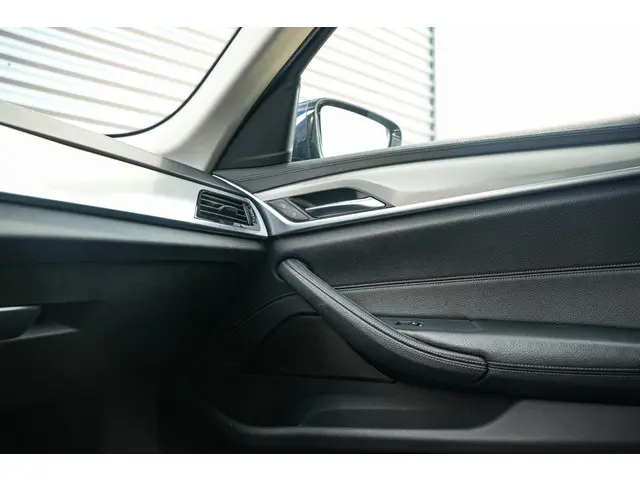 BMW 5 Serie Touring 520i Executive 2017 Benzine 22