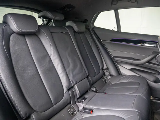 BMW X2 xDrive25e 2022 Hybride Benzine 10