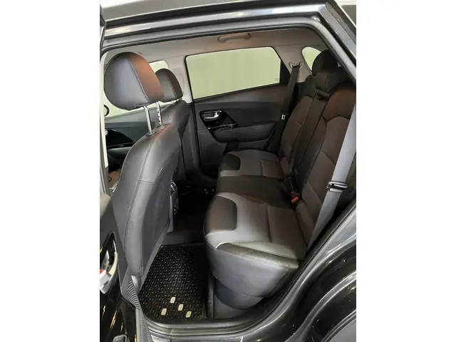 Kia e-Niro ExecutiveLine 64 kWh 2021 Elektrisch 6