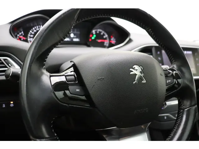 Peugeot 308 1.2 PureTech Allure 2018 Benzine 26