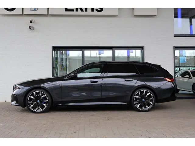 BMW 5 Serie Touring 530e 2025 Hybride Benzine 5