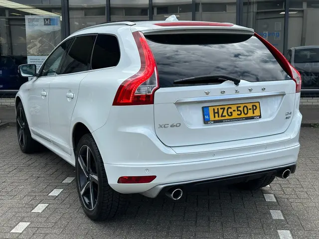 Volvo XC60 2.4 D4 R-Design AWD l ACC l PANO 2016 Diesel 19