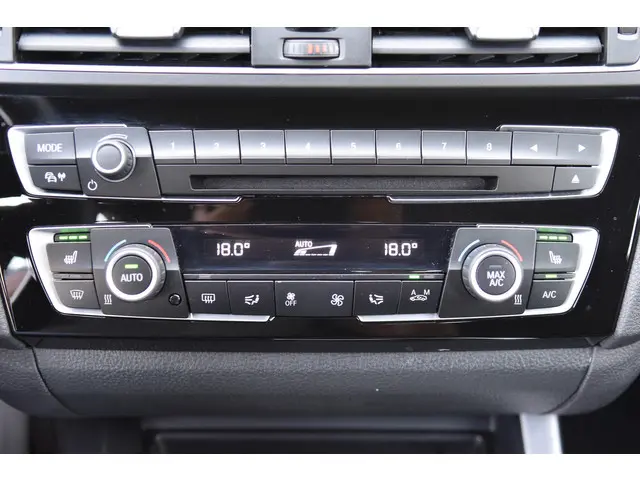 BMW 1 Serie 118i High Executive 2017 Benzine 17