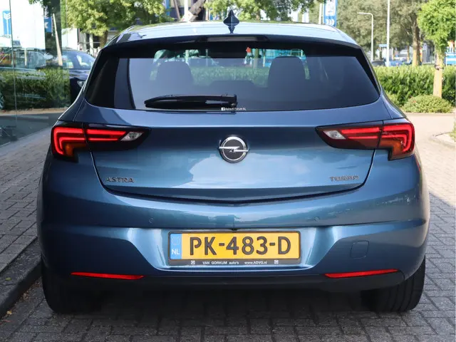 Opel Astra 1.4 150 PK Innovation 2017 Benzine 15