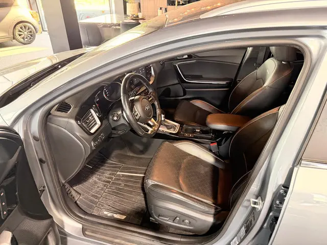 Kia Ceed 1.4 T-GDi GT-PlusLine 2020 Benzine 27