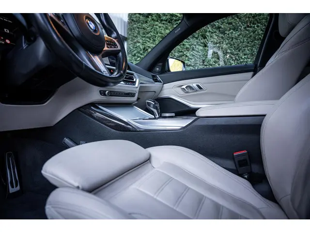 BMW 3 Serie 330i M-Sport 2019 Benzine 41