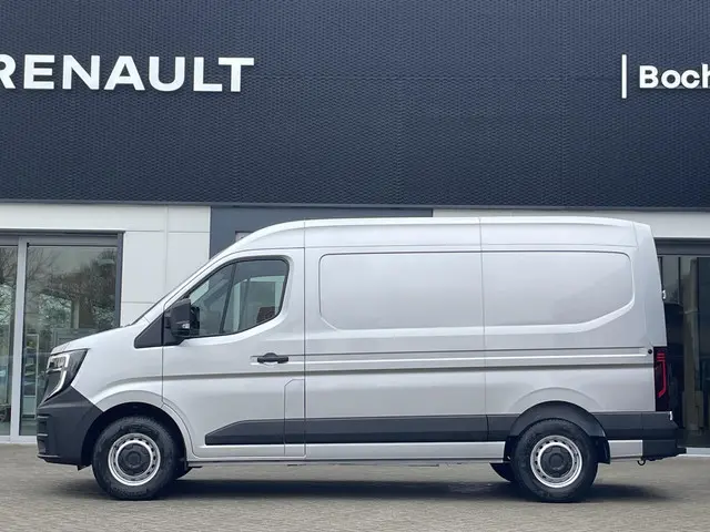 Renault Master T35 2.0 dCi 130 L2H2 Advance 2024 Diesel 12