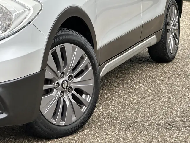 Suzuki S-Cross SX4 1.6 Exclusive 2015 Benzine 8