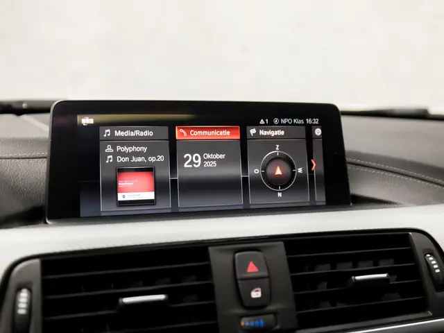 BMW 3 Serie 320i M Sport High Executive 2017 Benzine 27