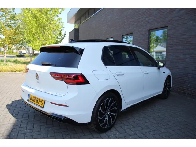 Volkswagen Golf 1.5 eTSI R-Line 2024 Benzine 17