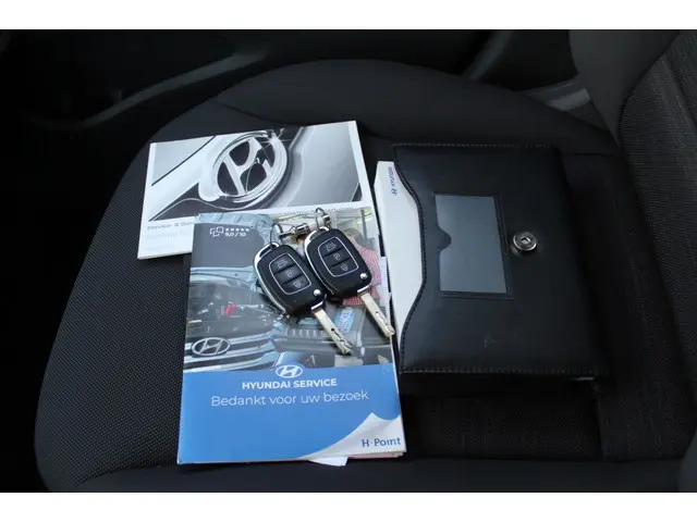 Hyundai IONIQ 1.6 GDi i-Motion 2018 Hybride Benzine 23