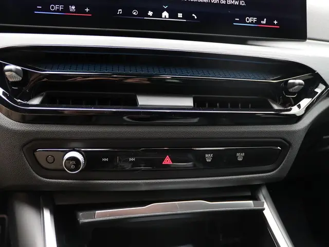 BMW 3 Serie Touring 330e 2025 Hybride Benzine 12