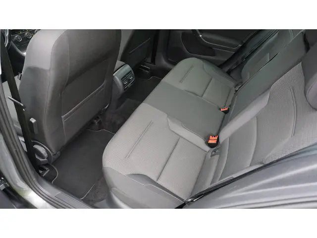 Volkswagen e-Golf E-DITION Warmtepomp 2020 Elektrisch 12
