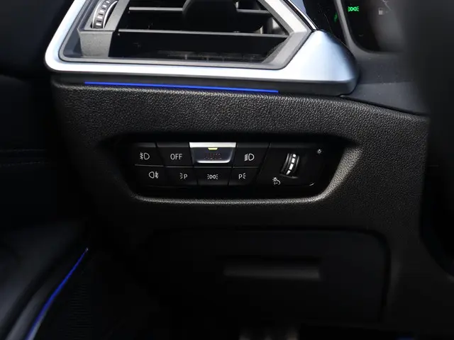 BMW 3 Serie Touring 320i 2021 Benzine 29