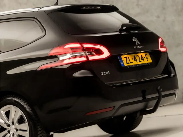 Peugeot 308 SW 1.2 PureTech Sport 2019 Benzine 12