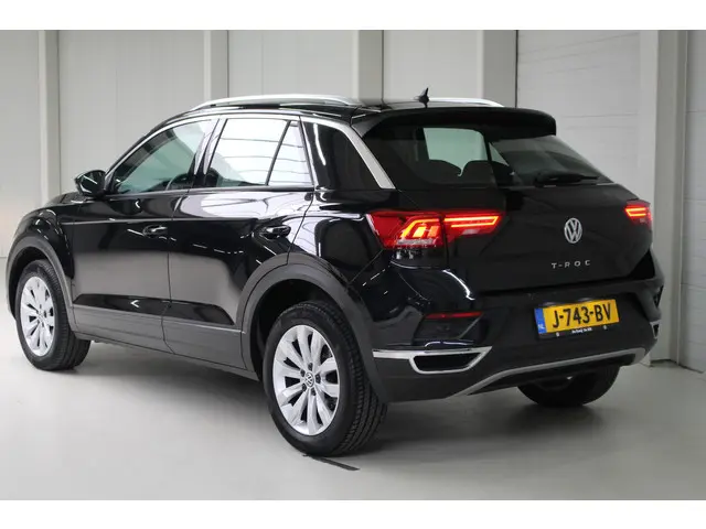 Volkswagen T-Roc 3