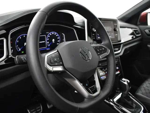 Volkswagen T-Roc 1.5 Tsi 150pk DSG R-Line 2024 Benzine 23