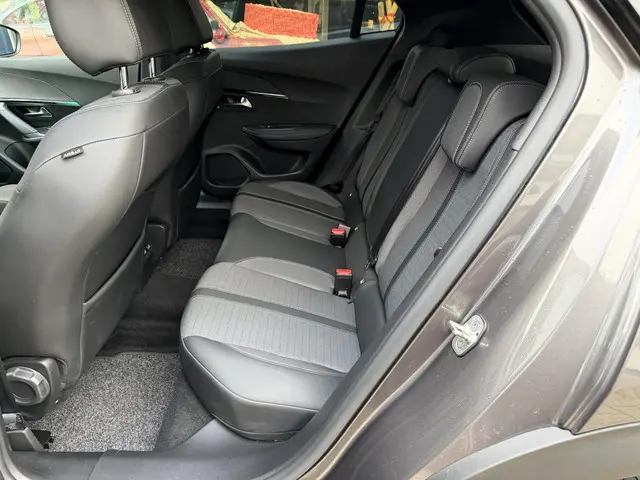 Peugeot 2008 1.2 Turbo 100 PK Allure Pack 2021 Benzine 30