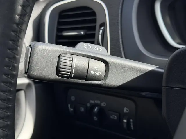 Volvo V40 1.6 T3 Kinetic 2013 Benzine 25