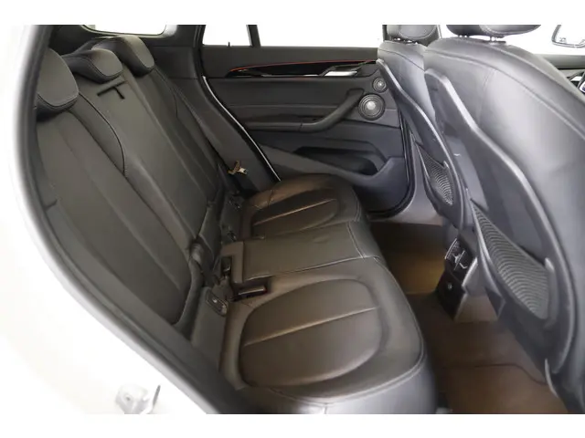 BMW X1 sDrive20i Centennial High Executive 2016 Benzine 14